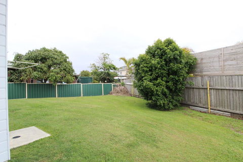 Anglesea, 17 Hodgson Street - Stayed 12