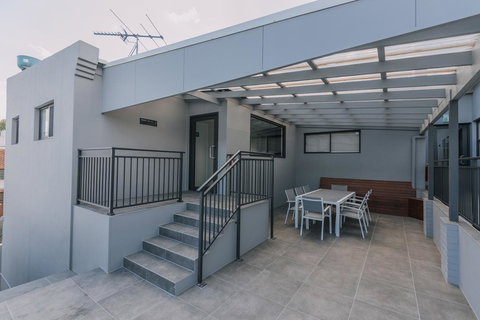 Studios On Beaumont - Stays Accommodation 9