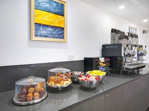 Value Suites Green Square - Stayed 8