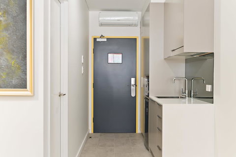 Value Suites Green Square - Stayed 17