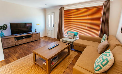 Sunbaker Pet Friendly Awards Finalist 4 Mins Walk To Culburra Beach - Stays Accommodation 7