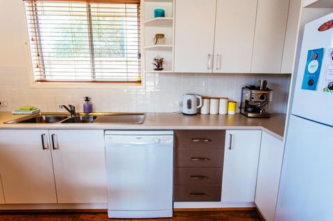 Sunbaker Pet Friendly Awards Finalist 4 Mins Walk To Culburra Beach - Stays Accommodation 14