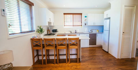 Sunbaker Pet Friendly Awards Finalist 4 Mins Walk To Culburra Beach - Stays Accommodation 13