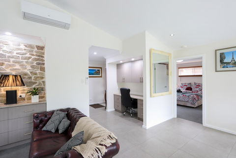 Armidale Cottage - House 2 - Stays Accommodation 9