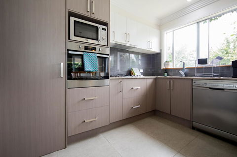 Armidale Cottage - House 2 - Stays Accommodation 15