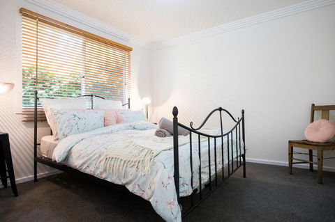 Armidale Cottage - House 2 - Stays Accommodation 23