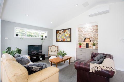 Armidale Cottage - House 2 - Stays Accommodation 21
