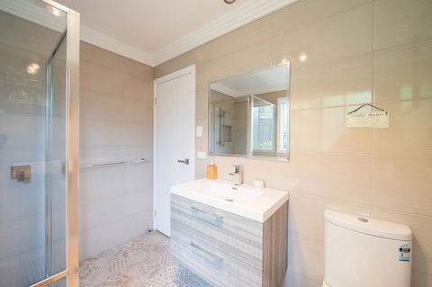 Armidale Cottage - House 2 - Stays Accommodation 29