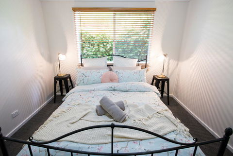 Armidale Cottage - House 2 - Stays Accommodation 25