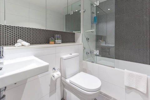 Two Bedders Apartment With Stunning Water View - Stayed 1