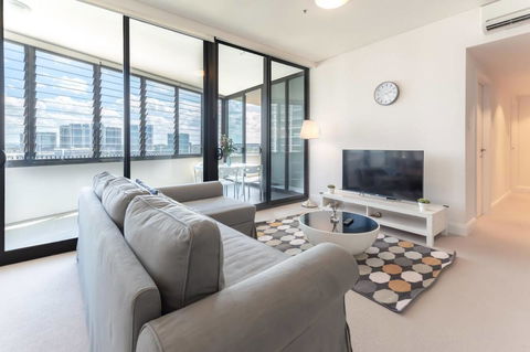 Two Bedders Apartment With Stunning Water View - Stayed 10