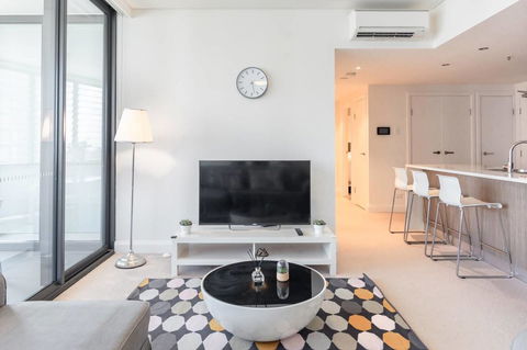 Two Bedders Apartment With Stunning Water View - Stayed 5