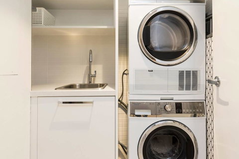Nobbs Â· Executive 2 Storey Sydney Apartment With Pool - Stayed 11