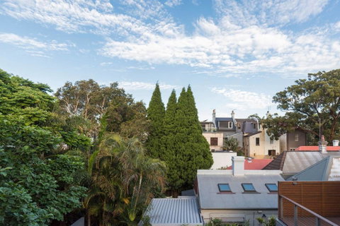 Nobbs Â· Executive 2 Storey Sydney Apartment With Pool - Stayed 17