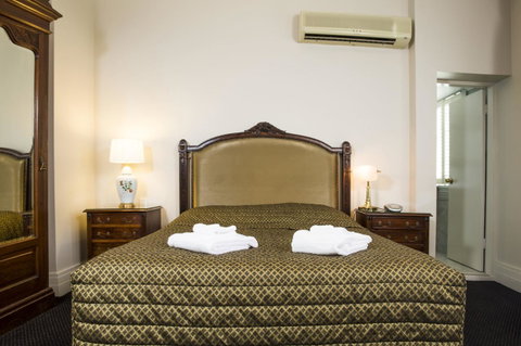 Royal Exhibition Hotel - Stayed 30
