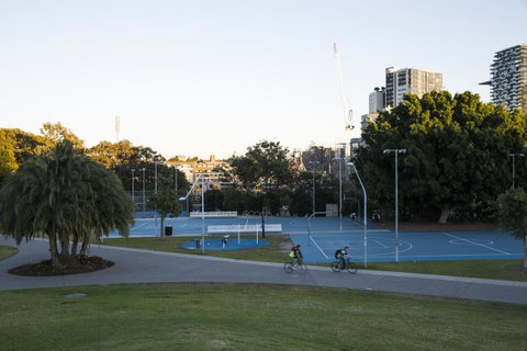 Royal Exhibition Hotel - Stayed 27