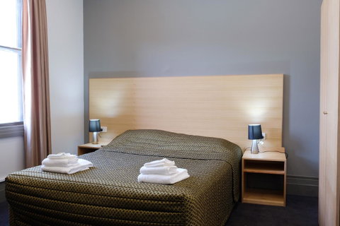 Royal Exhibition Hotel - Stayed 18