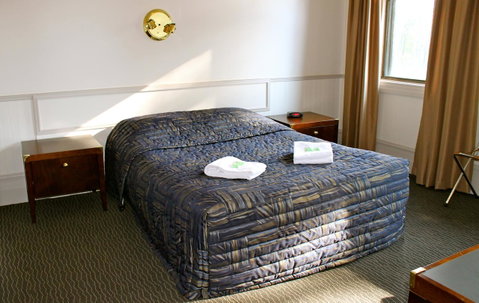 Royal Exhibition Hotel - Stayed 34