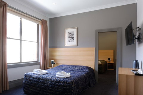 Royal Exhibition Hotel - Stayed 17