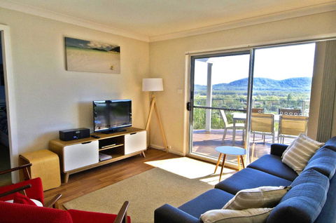 Coastwatch, 26 Comara Terrace - Stayed 3