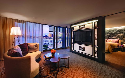 The Darling At The Star - Stayed 16