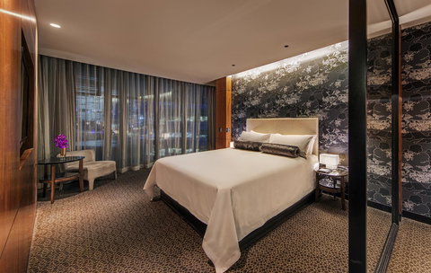 The Darling At The Star - Stayed 7