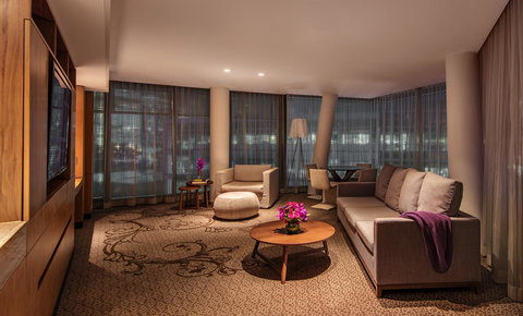 The Darling At The Star - Stayed 8