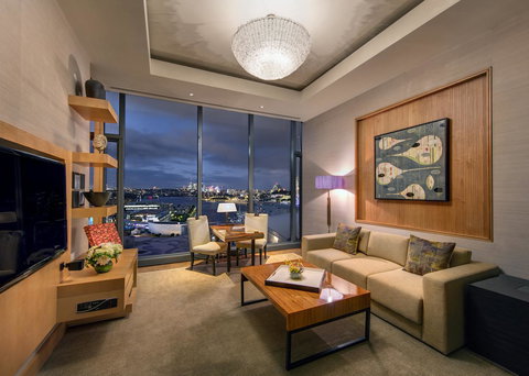 The Darling At The Star - Stayed 10