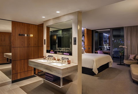 The Darling At The Star - Stayed 39