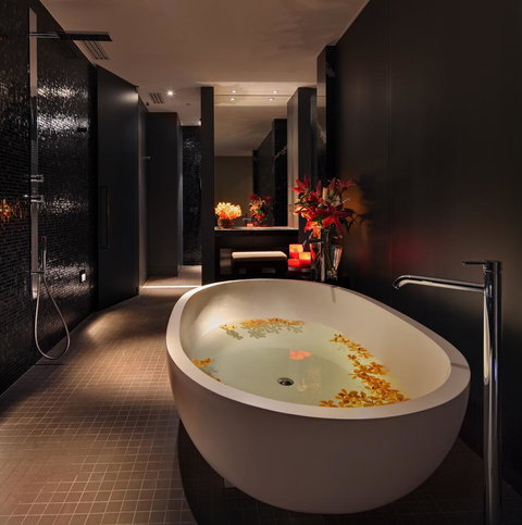 The Darling At The Star - Stayed 42