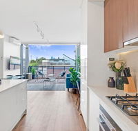 Large Light Luxe 3BDR 2BA Free Parking - walk to Sydney Uni and RPA - Stayed