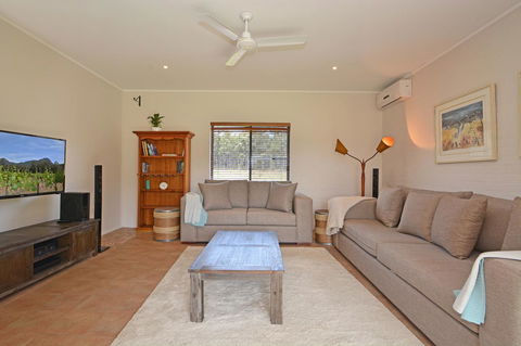 JE Guesthouse, Central To All The Hunter Valley Has To Offer - Stayed 3
