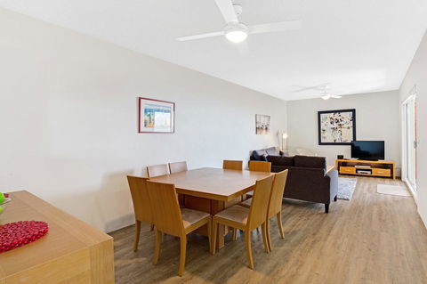 Victoria Parade, Kiah, Unit 10, 53 - Stayed 6