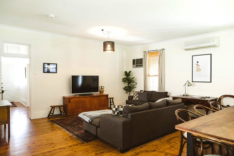 Morpeth Cottage - Stays Accommodation 2