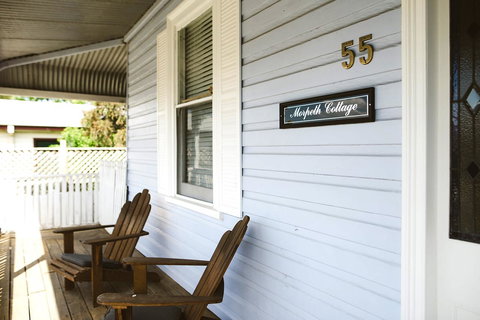 Morpeth Cottage - Stays Accommodation 4
