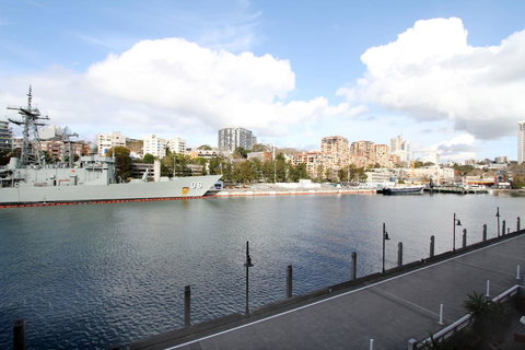 Waterfront Apartment On Sydney Harbour - Stayed 12