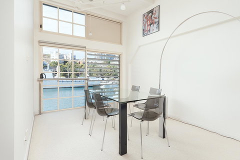 Waterfront Apartment On Sydney Harbour - Stayed 2