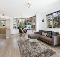 Lower Bridge and Sails - Executive 2BR Darlinghurst Apartment with Balcony and Rooftop Views - Stayed