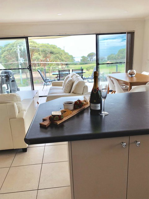 Seachange 3 - Stays Accommodation 3