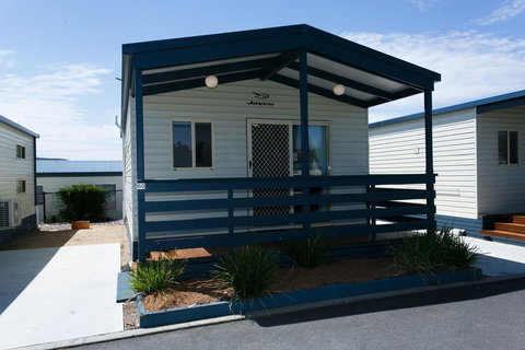 Crestview Tourist Park - Stays Accommodation 5