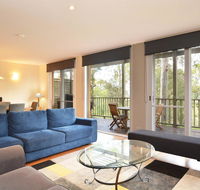Villa De Saran located within Cypress Lakes - Stayed