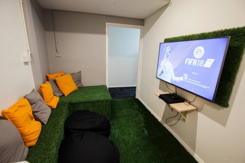 Mad Monkey Broadway - Stays Accommodation 14