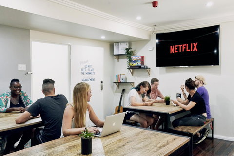 Mad Monkey Broadway - Stays Accommodation 13