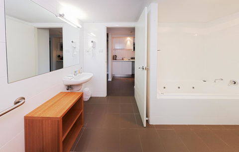 Charlestown Executive Apartments - Stayed 15