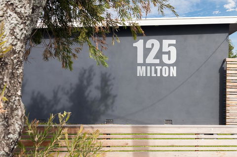 125 Milton - Stayed 1