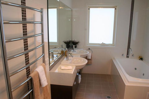 Encore Apartments - Stayed 11