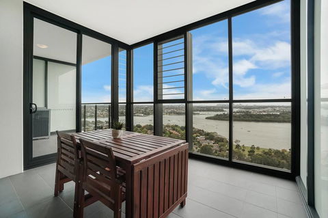 Cozy Apartment With Water View Plus Winter Garden - Stayed 12