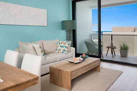 Arena Luxury Beachfront Apartment - Stayed 44