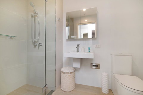 Arena Luxury Beachfront Apartment - Stayed 25