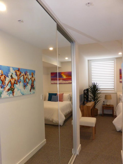 Arena Luxury Beachfront Apartment - Stayed 28